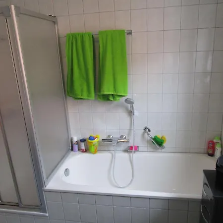 Helle 3-zimmer-dachgeschosswohnung Διαμέρισμα